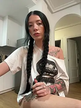 Karmenlovex online show from 04-25-26, 07:55