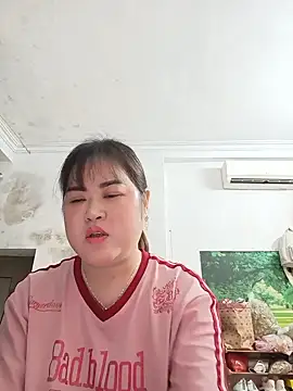 Kee-kimlee online show from 06-14-26, 09:11