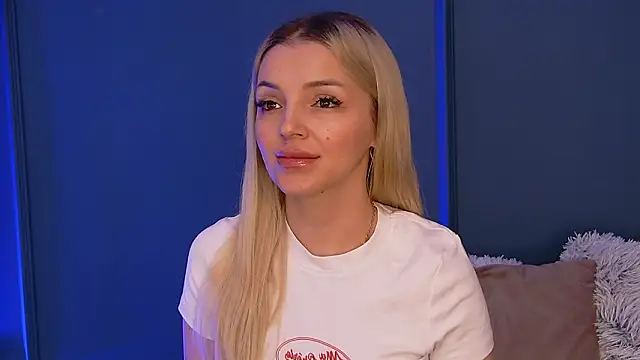 Snapshot of DeeaVIP chatting on 03-09-26, 06:06 DeeaVIP online show from 03-09-26, 06:06