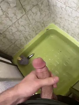 Snapshot of buyukyarak31 chatting on 03-11-26, 05:08 buyukyarak31 online show from 03-11-26, 05:08