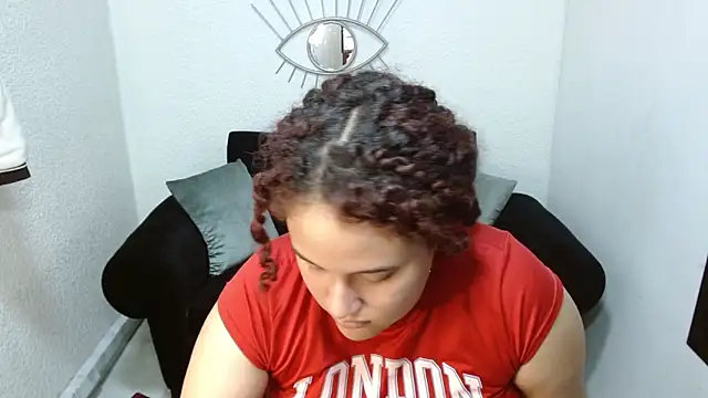 Snapshot of leilanewgirl chatting on 03-16-26, 12:31 leilanewgirl online show from 03-16-26, 12:31