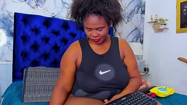 Snapshot of EBONY_SWEEET_ chatting on 07-14-26, 03:44 EBONY SWEEET online show from 07-14-26, 03:44