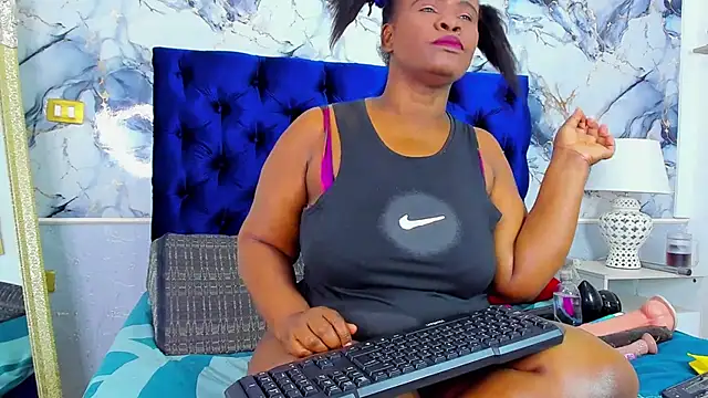 Snapshot of EBONY_SWEEET_ chatting on 07-23-26, 03:15 EBONY SWEEET online show from 07-23-26, 03:15