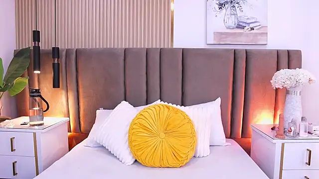 SaraLugo online show from 04-28-26, 08:03