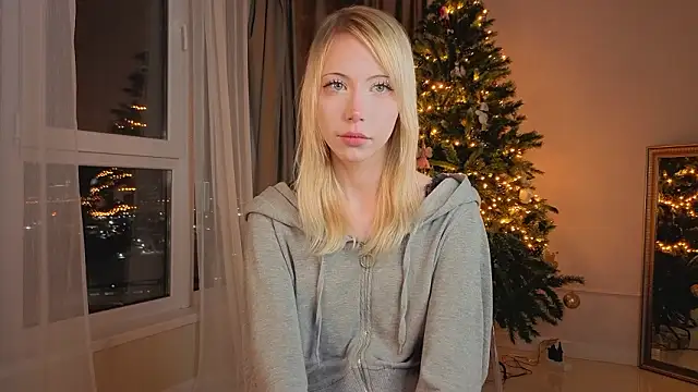 UWU flower online show from 02-17-26, 01:40