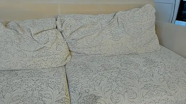 UWU flower online show from 07-18-26, 09:40