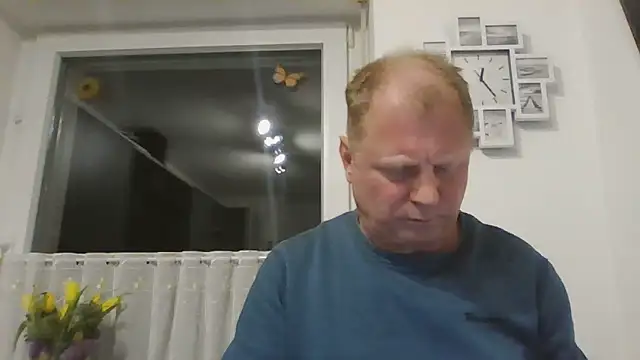 Snapshot of Demik71 chatting on 03-27-26, 11:26 Demik71 online show from 03-27-26, 11:26