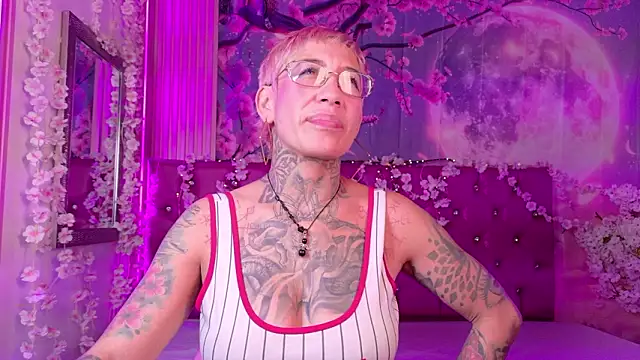 Everlyn sexx online show from 02-22-26, 01:31