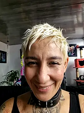 Snapshot of Everlyn_sexx chatting on 07-10-26, 08:11 Everlyn sexx online show from 07-10-26, 08:11