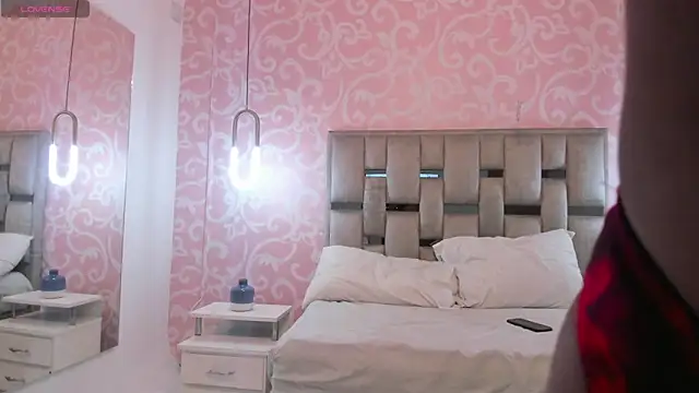 Snapshot of SamanthaGrace1 chatting on 02-10-26, 10:03 SamanthaGrace1 online show from 02-10-26, 10:03