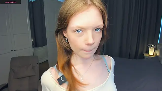 Snapshot of LavenderMitten chatting on 07-30-26, 05:39 LavenderMitten online show from 07-30-26, 05:39