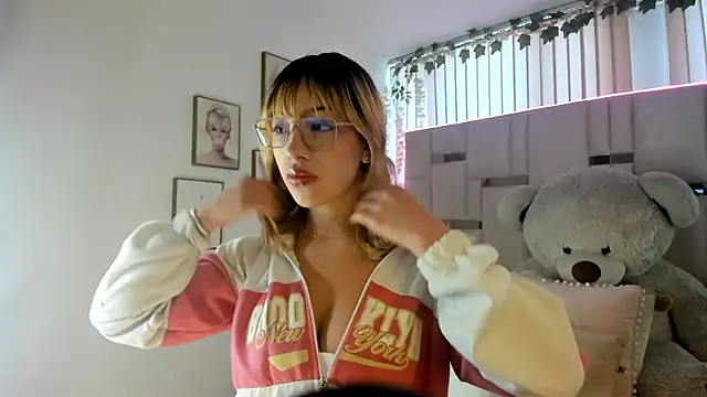 Maya-jhons online show from 04-09-26, 12:43