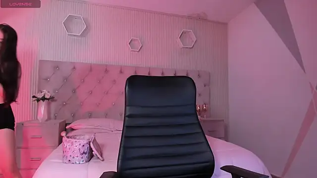 Snapshot of DulcePrince_ chatting on 03-11-26, 04:02 DulcePrince online show from 03-11-26, 04:02