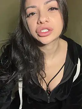 Snapshot of Layana_Ro chatting on 02-10-26, 08:35 Layana Ro online show from 02-10-26, 08:35