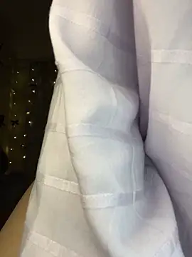 Snapshot of Layana_Ro chatting on 03-14-26, 08:47 Layana Ro online show from 03-14-26, 08:47