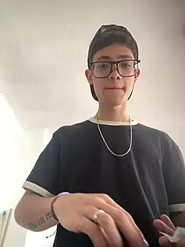 Snapshot of Santi_Princex chatting on 02-10-26, 03:38 Santi Princex online show from 02-10-26, 03:38