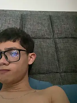 Snapshot of Santi_Princex chatting on 02-11-26, 03:44 Santi Princex online show from 02-11-26, 03:44