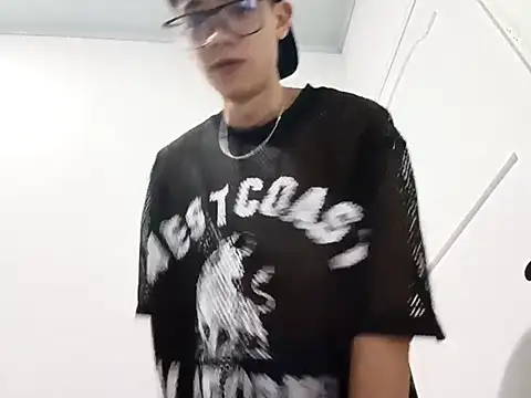 Snapshot of Santi_Princex chatting on 02-11-26, 11:21 Santi Princex online show from 02-11-26, 11:21