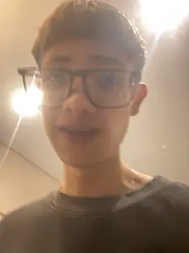 Snapshot of Santi_Princex chatting on 04-20-26, 02:58 Santi Princex online show from 04-20-26, 02:58