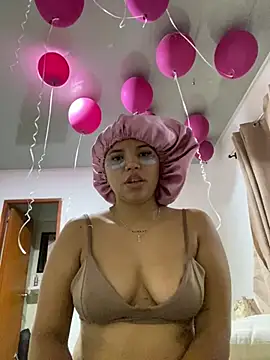 Snapshot of Lucy_strong1 chatting on 03-31-26, 06:14 Lucy strong1 online show from 03-31-26, 06:14