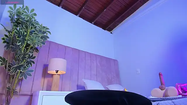 Ashley Beaomunt online show from 05-04-26, 06:37