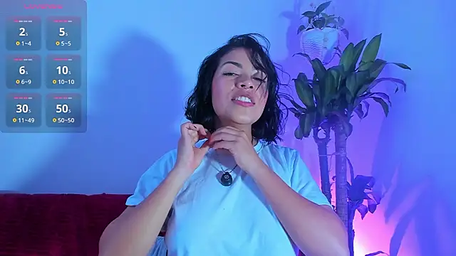 Snapshot of sara-jules chatting on 02-25-26, 11:31 sara-jules online show from 02-25-26, 11:31