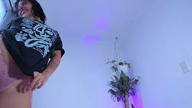 Snapshot of sara-jules chatting on 03-13-26, 11:28 sara-jules online show from 03-13-26, 11:28