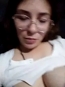 Snapshot of Luna33- chatting on 03-16-26, 11:31 Luna33- online show from 03-16-26, 11:31