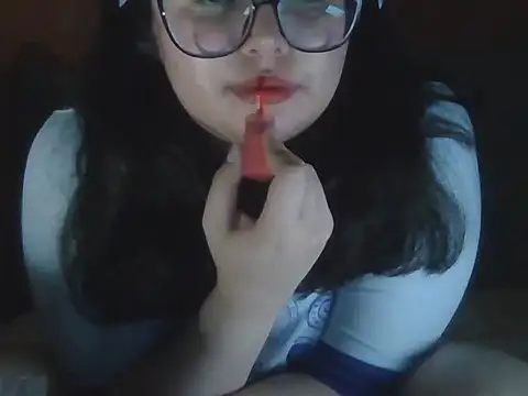 Snapshot of DearestKittyKat chatting on 02-14-26, 08:11 DearestKittyKat online show from 02-14-26, 08:11