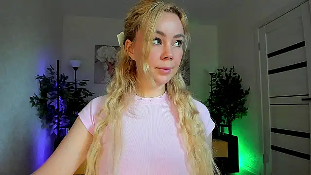 Snapshot of caty_kiss chatting on 07-13-26, 04:37 caty kiss online show from 07-13-26, 04:37