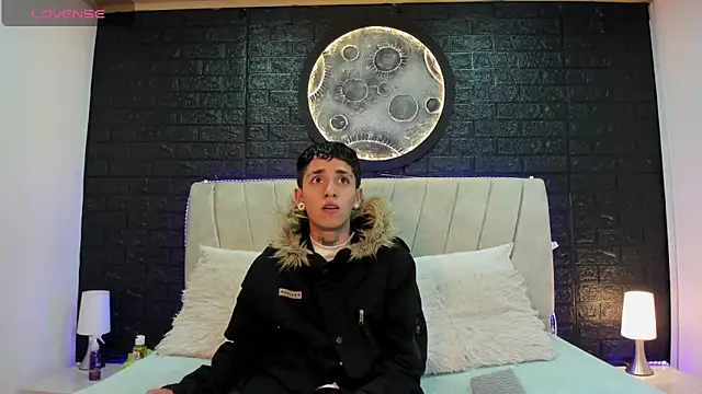 magiic lesbii online show from 03-11-26, 03:45