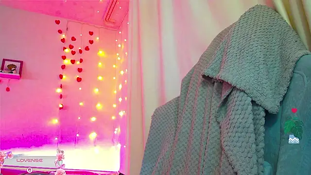 Snapshot of RosieNana chatting on 03-12-26, 07:42 RosieNana online show from 03-12-26, 07:42