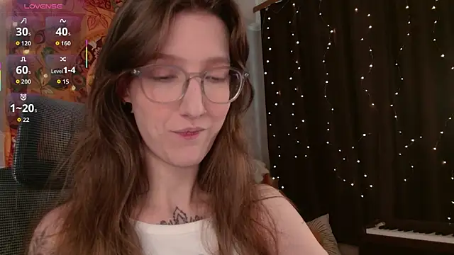 lolami  online show from 06-28-26, 07:25