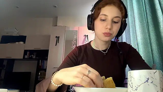 AliceCarrol online show from 03-05-26, 01:07