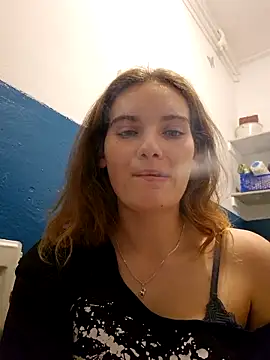 Snapshot of sweetsophie69 chatting on 03-09-26, 06:45 sweetsophie69 online show from 03-09-26, 06:45