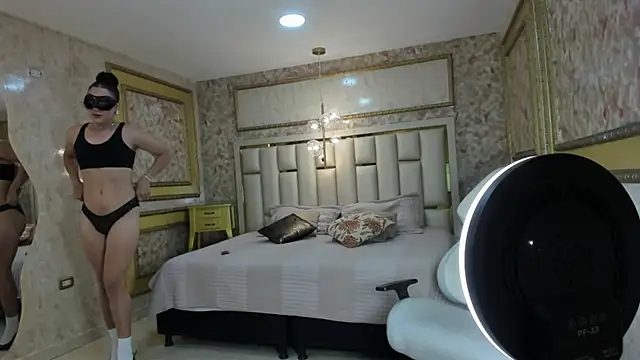 Snapshot of Veronica_hottie chatting on 02-27-26, 01:33 Veronica hottie online show from 02-27-26, 01:33