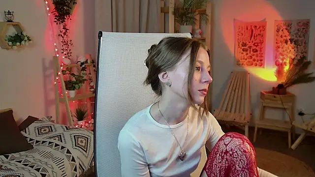 ElliFrankenweenie online show from 04-11-26, 07:45