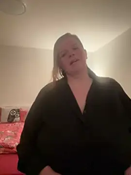 Laura-Loveyou online show from 03-14-26, 05:07