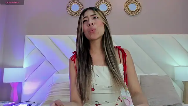 ValeryGomezz online show from 05-08-26, 01:16