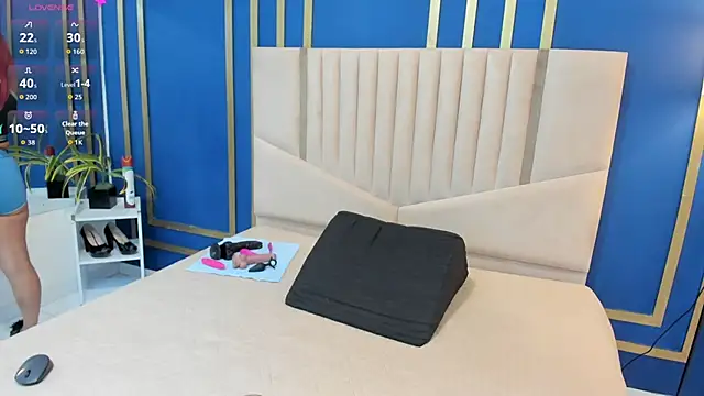 Karina Towers online show from 04-23-26, 12:04