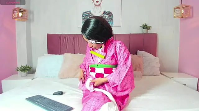 emma wilder  online show from 02-19-26, 07:43