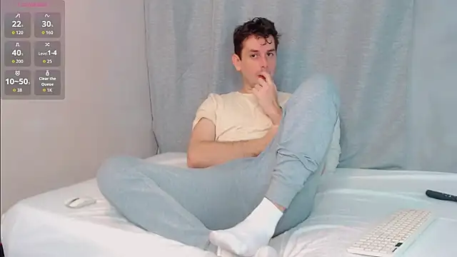 Snapshot of Luc_7 chatting on 02-20-26, 11:38 Luc 7 online show from 02-20-26, 11:38