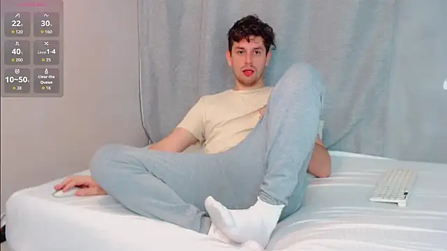 Snapshot of Luc_7 chatting on 02-28-26, 07:15 Luc 7 online show from 02-28-26, 07:15