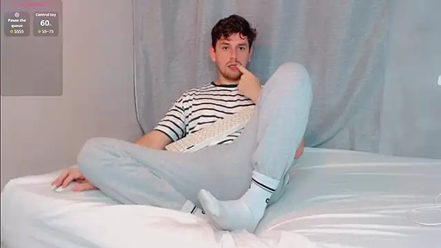 Snapshot of Luc_7 chatting on 03-05-26, 10:39 Luc 7 online show from 03-05-26, 10:39