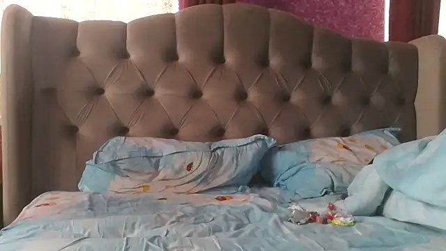 Snapshot of Shailadiess chatting on 03-06-26, 09:17 Shailadiess online show from 03-06-26, 09:17