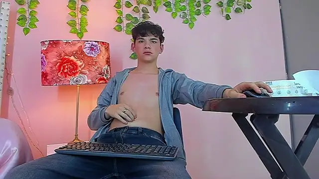 Snapshot of Philippsx chatting on 03-08-26, 07:12 Philippsx online show from 03-08-26, 07:12