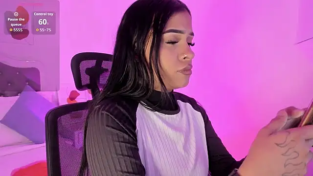 Snapshot of Aisha_Haddad chatting on 02-13-26, 02:35 Aisha Haddad online show from 02-13-26, 02:35