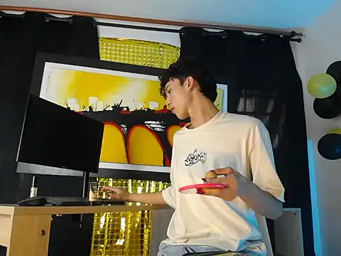 Snapshot of jullian_ricci chatting on 03-13-26, 07:20 jullian ricci online show from 03-13-26, 07:20