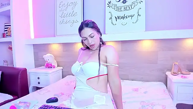 Snapshot of ZoeMoon-1 chatting on 03-10-26, 08:14 ZoeMoon-1 online show from 03-10-26, 08:14