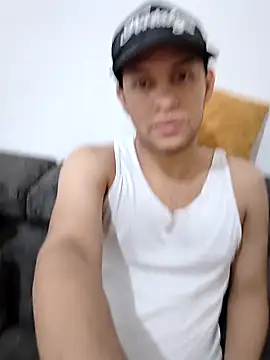 Top and bottom online show from 08-06-26, 03:08